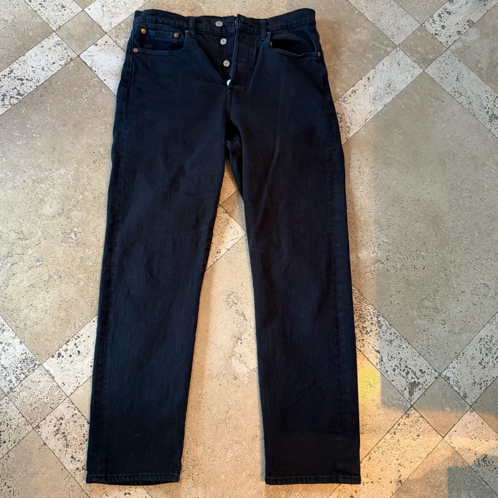 Levi's Women's Straight Leg Black Jeans - Picture 2 of 6